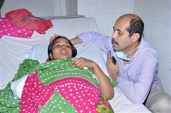 BGMEA Leaders visiting injured workers admitted to Enam Medical College Hospital Savar on 28 April 2013. 